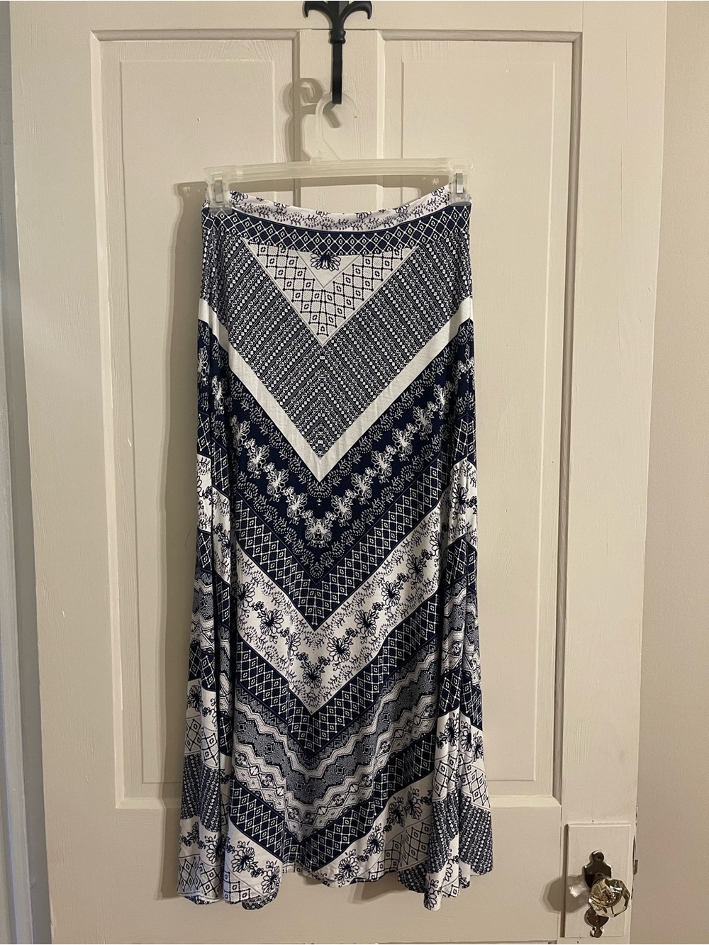 Beautiful, flowy maxi skirt - Picture 4 of 5